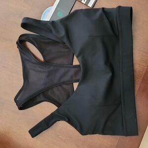 NWT  Mono B, womans sports bra